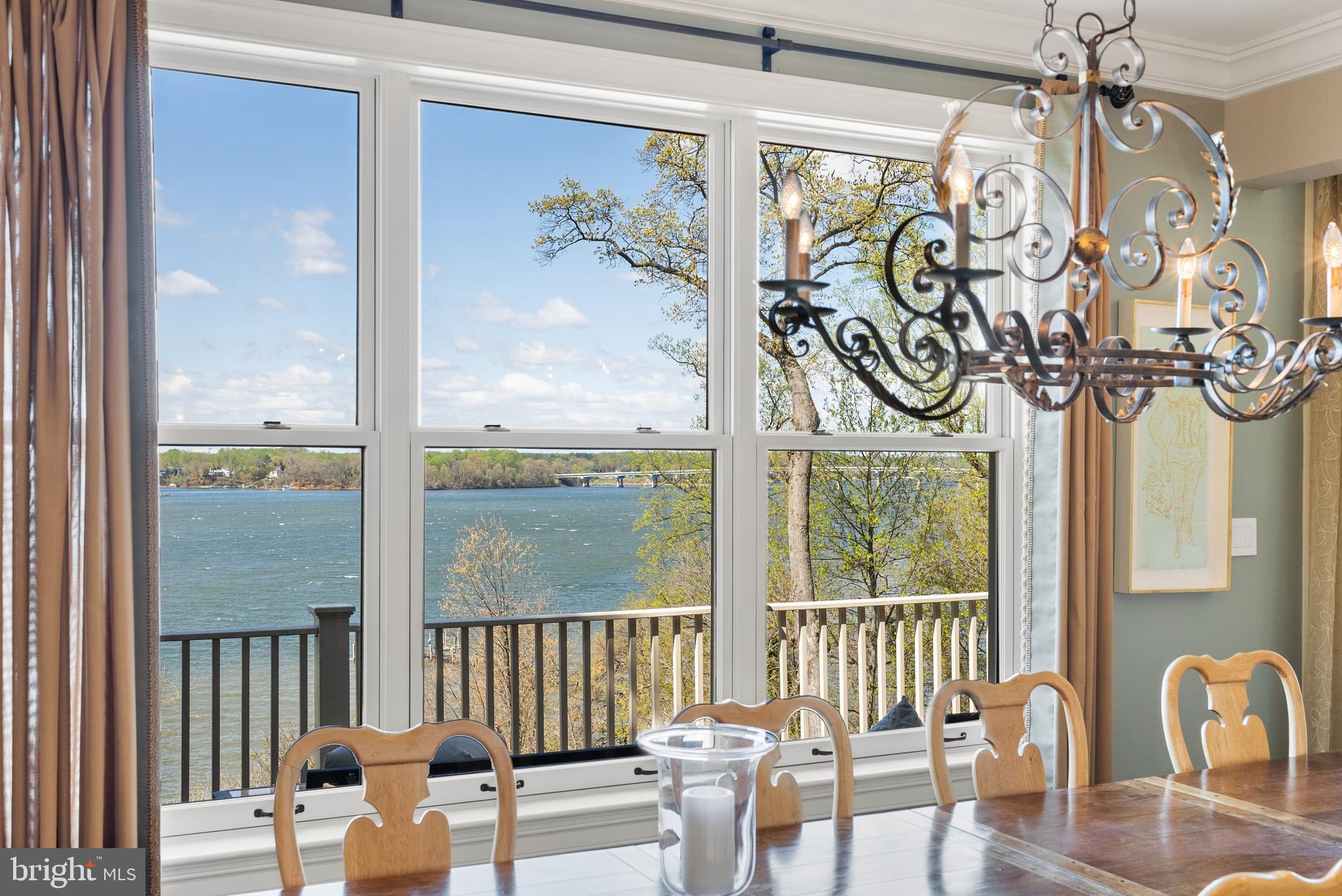 PENDENNIS MOUNT - Residential