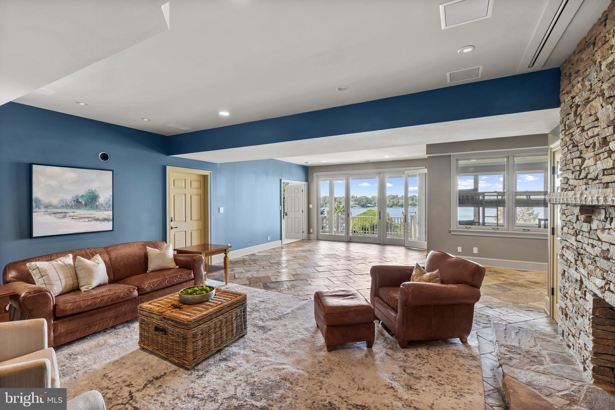 PENDENNIS MOUNT - Residential