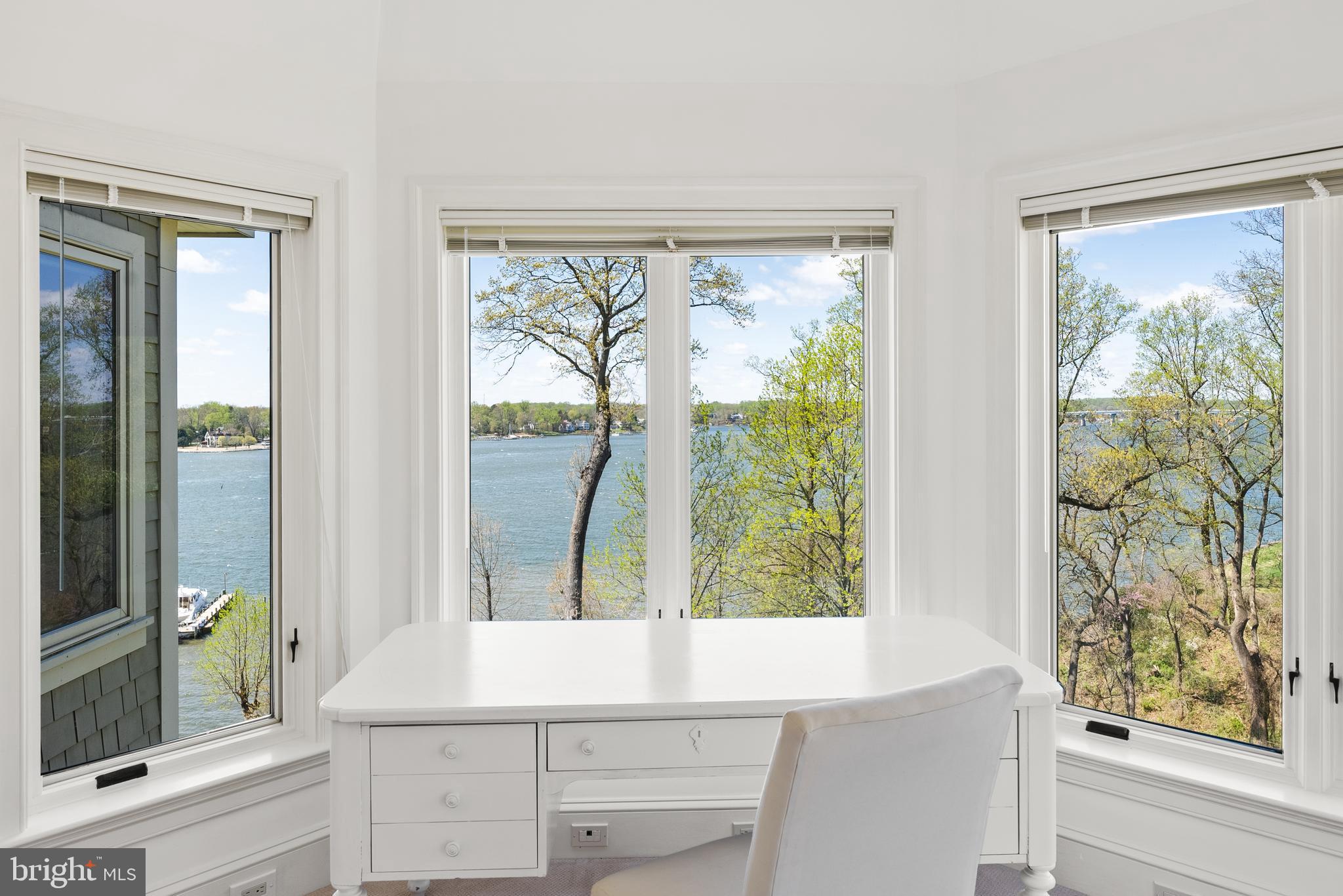 PENDENNIS MOUNT - Residential