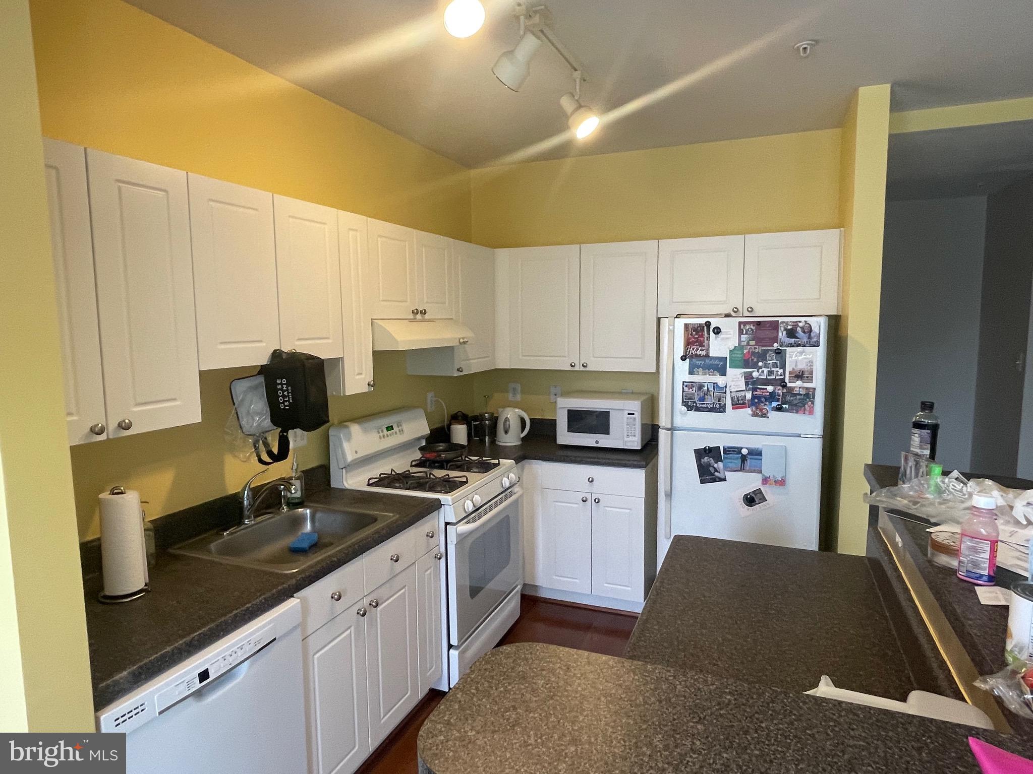 FAIRFAX RIDGE - Residential Lease