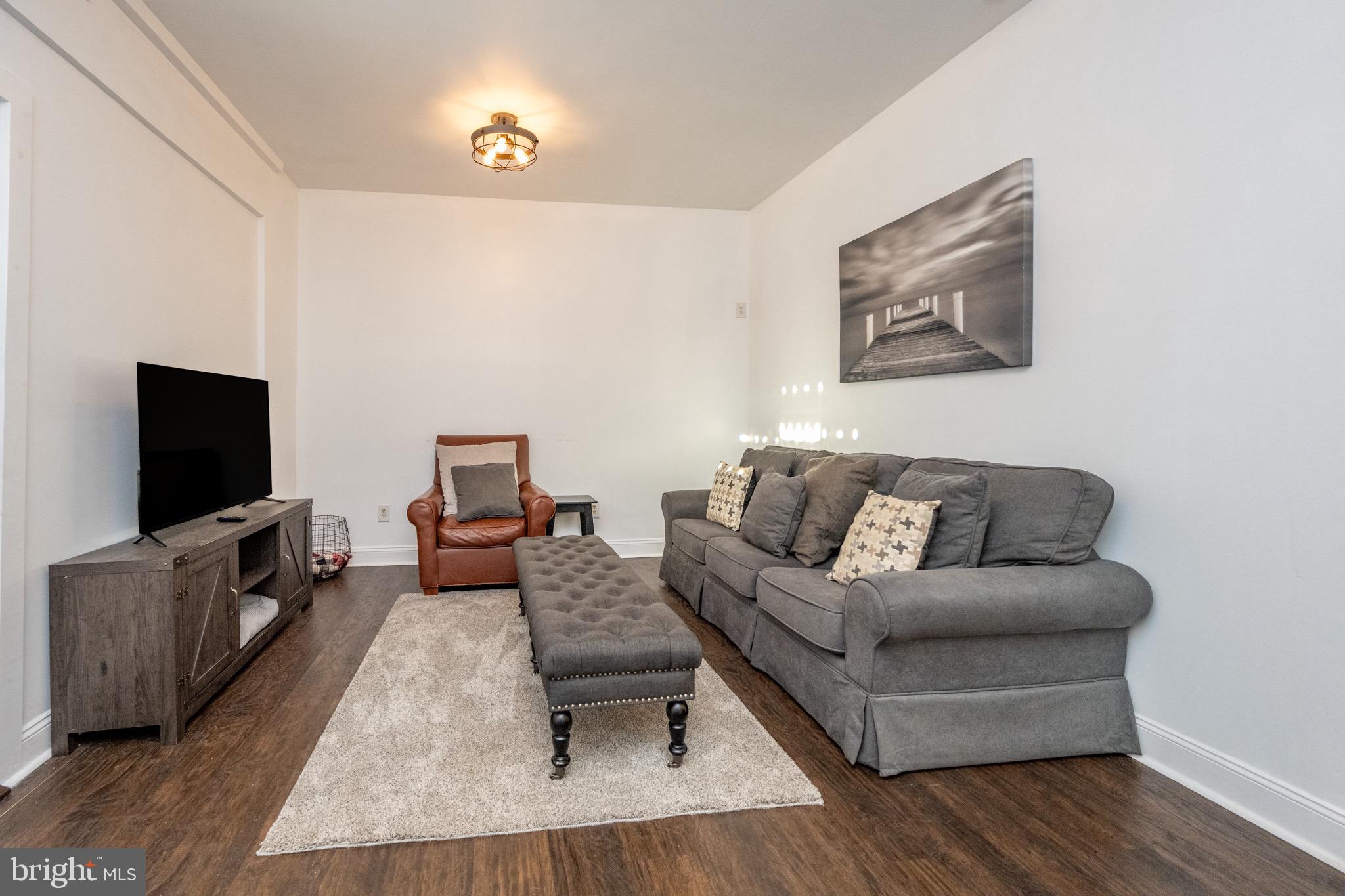 ROLLING OAKS EST - Residential