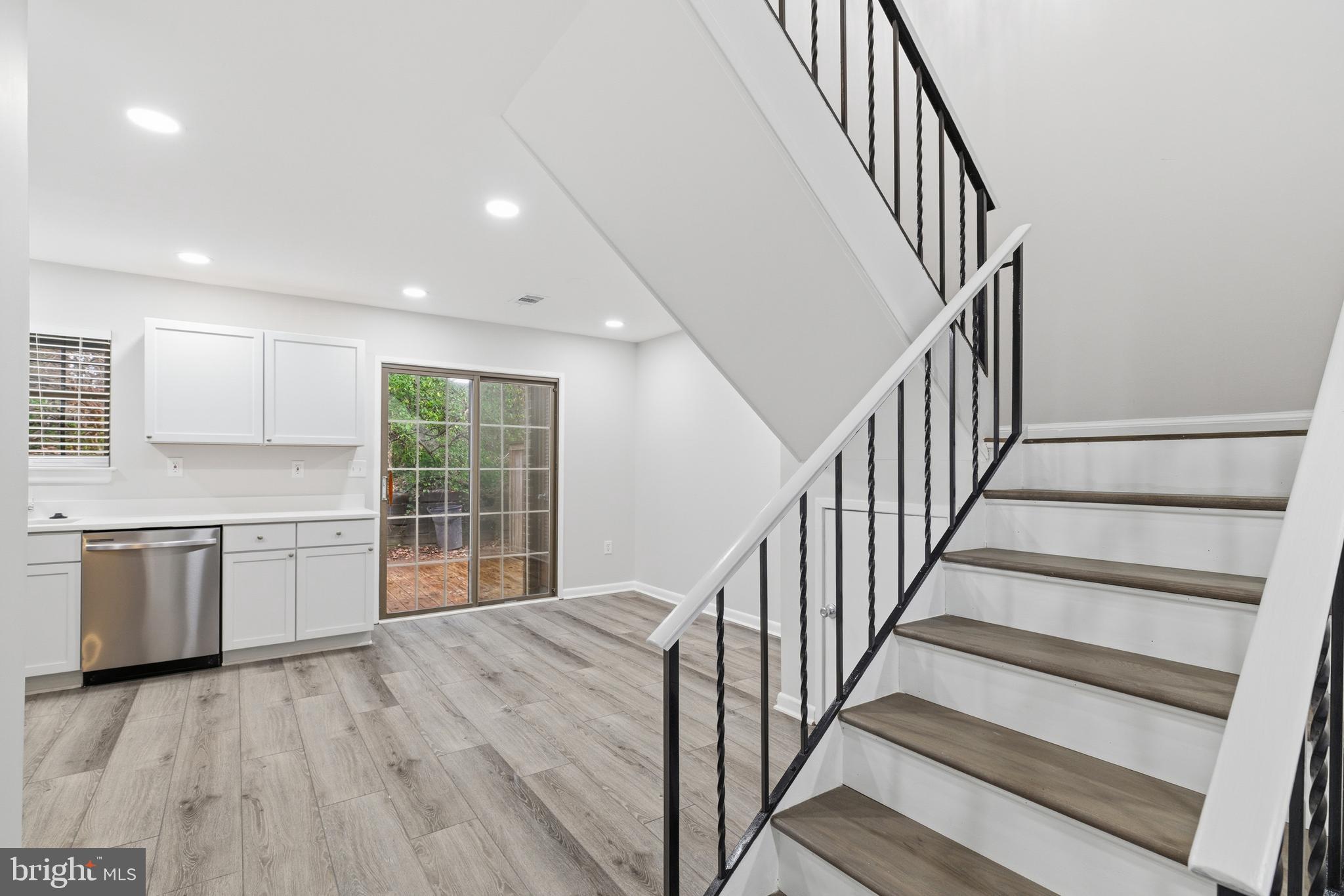 BOSTON RIDGE - Residential