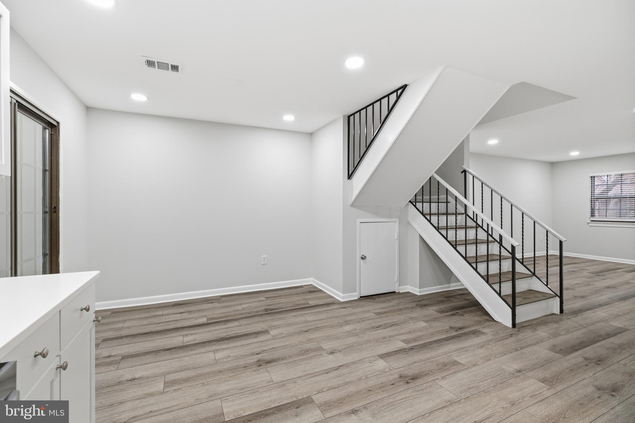 BOSTON RIDGE - Residential