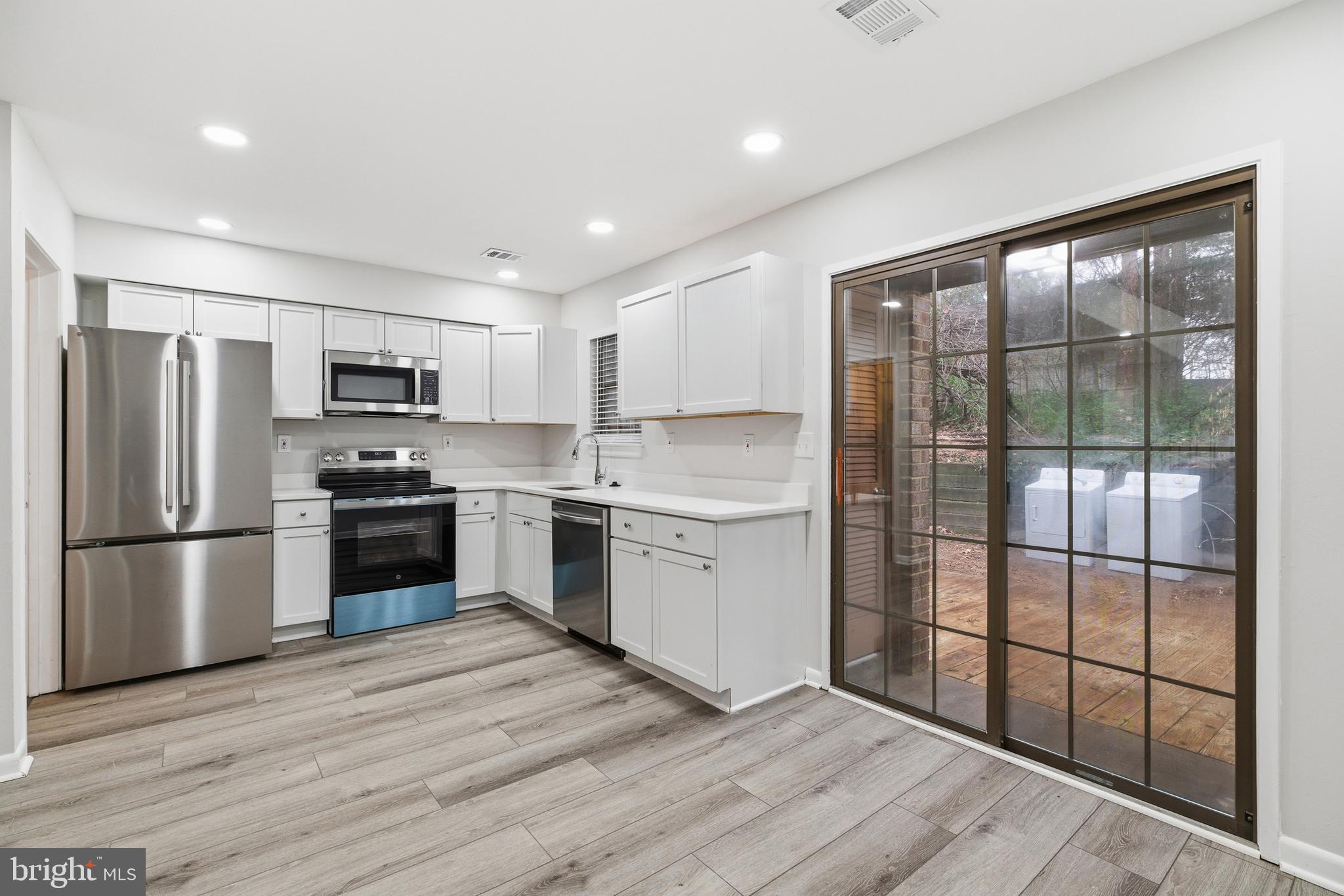 BOSTON RIDGE - Residential