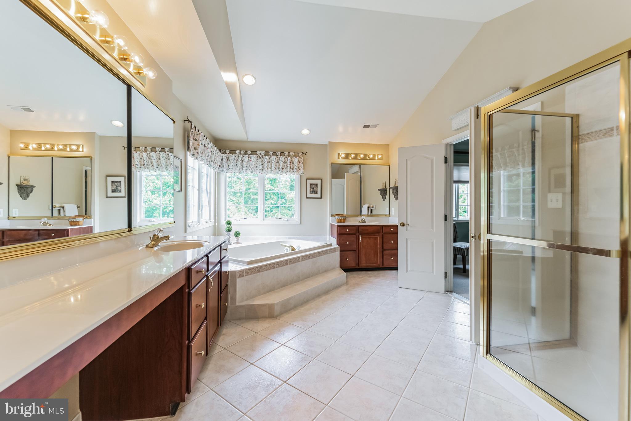 BIG BRANCH OVERLOOK - Residential