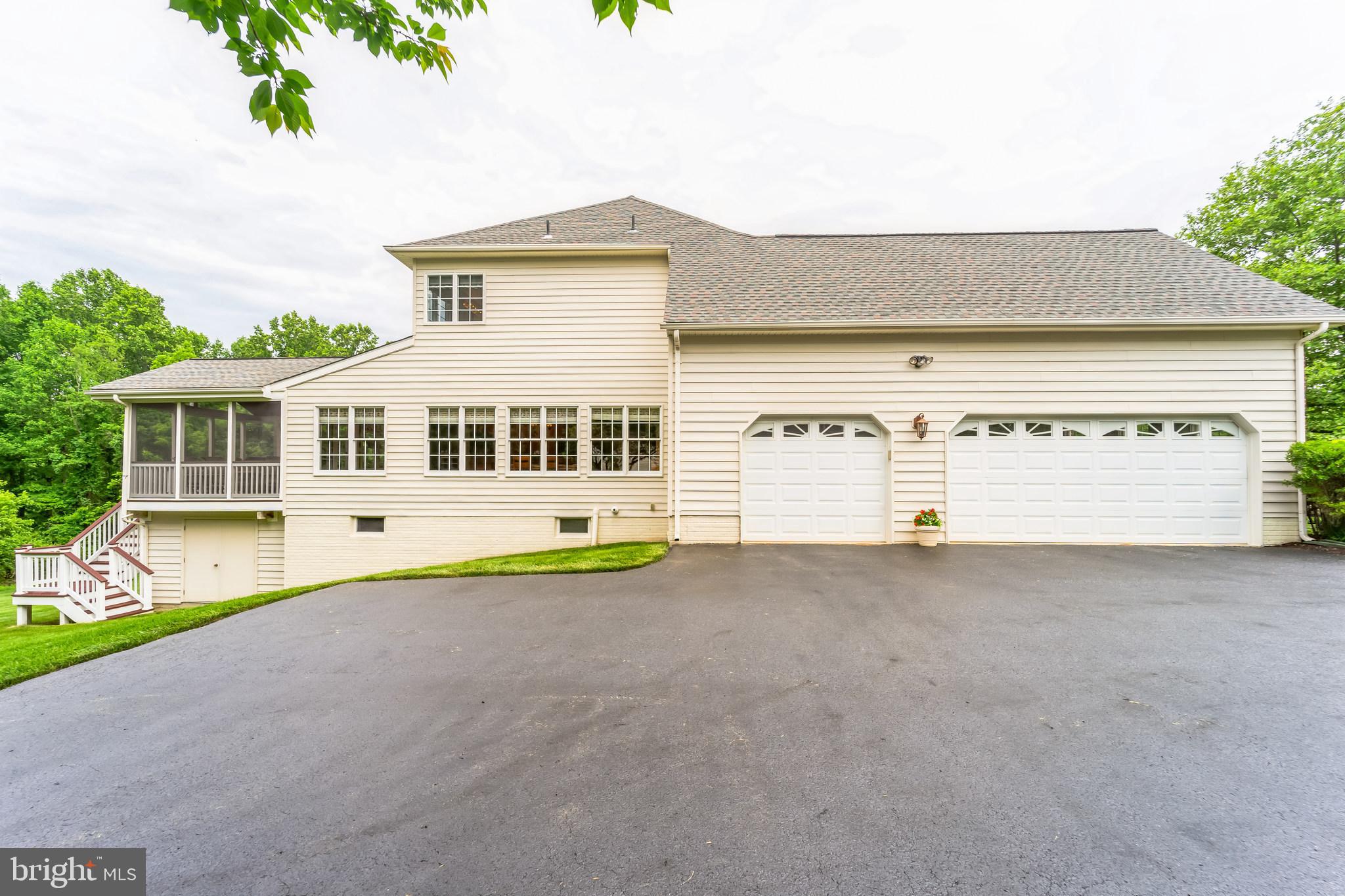 BIG BRANCH OVERLOOK - Residential
