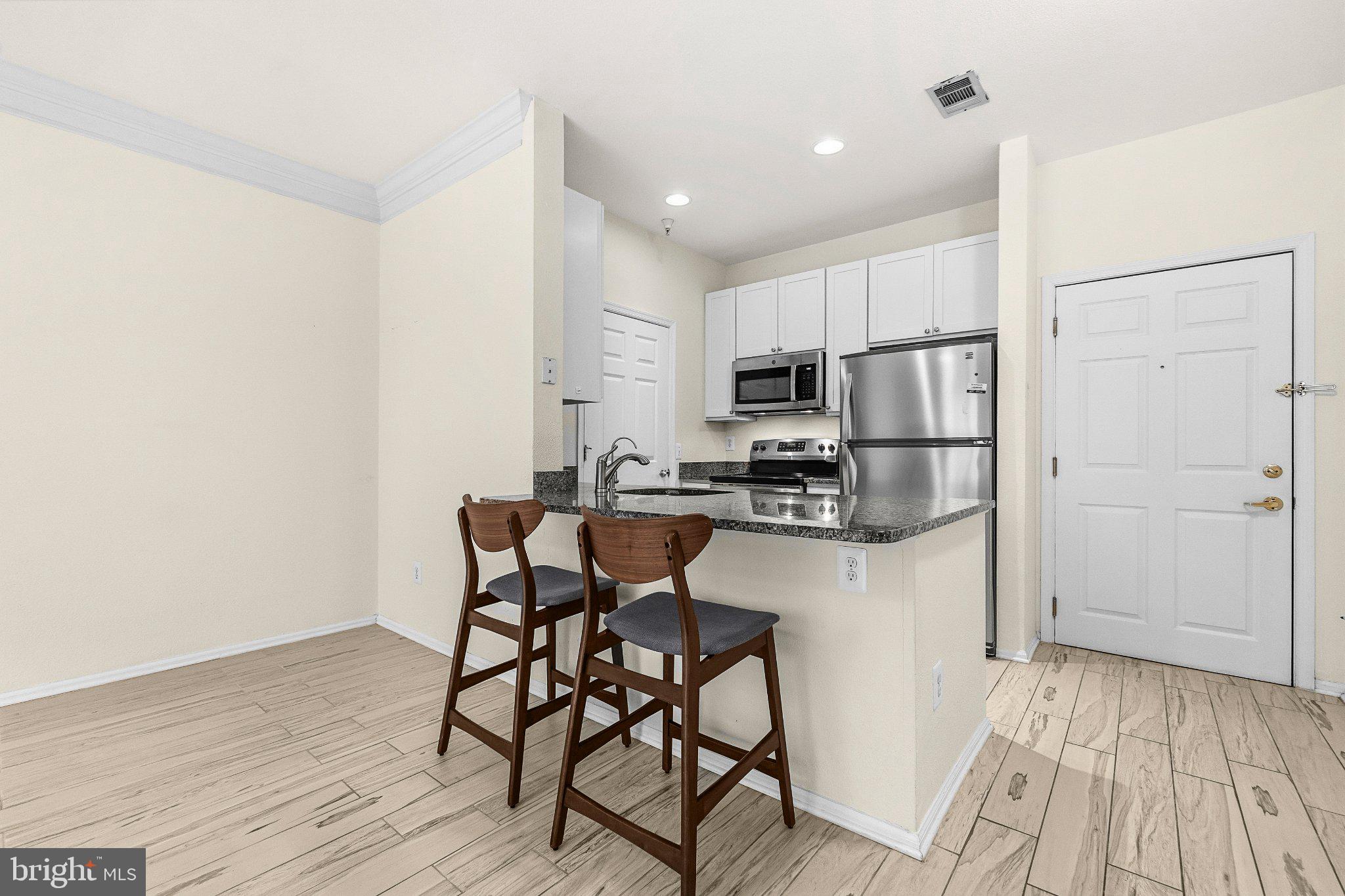 1591 SPRING GATE DRIVE 3101