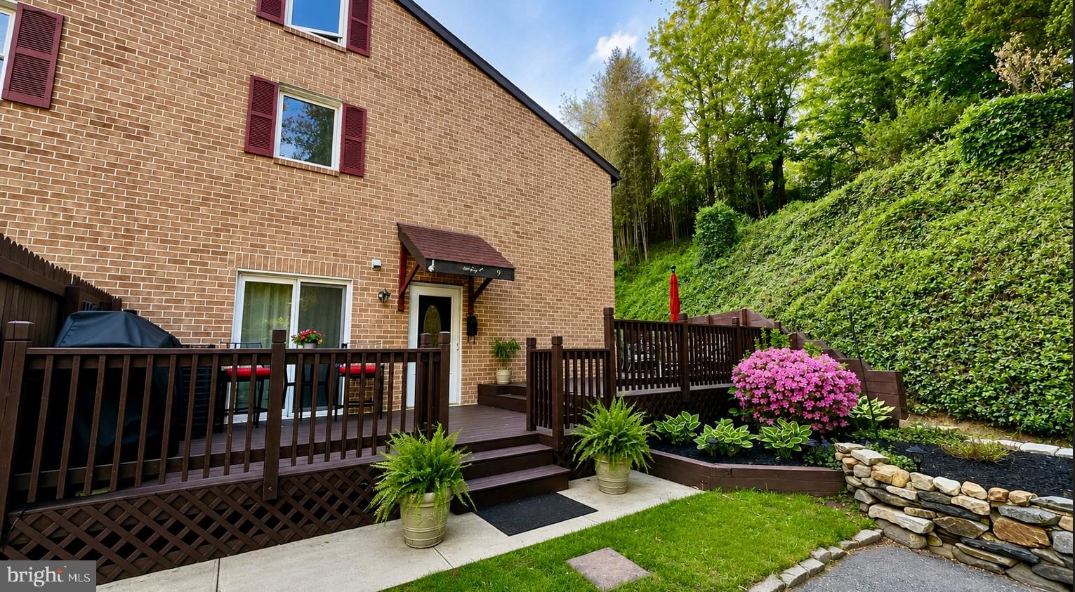 GREEN TREE - Residential