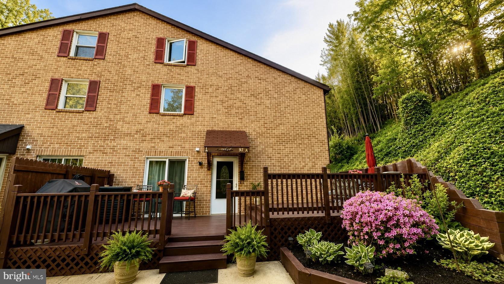 GREEN TREE - Residential
