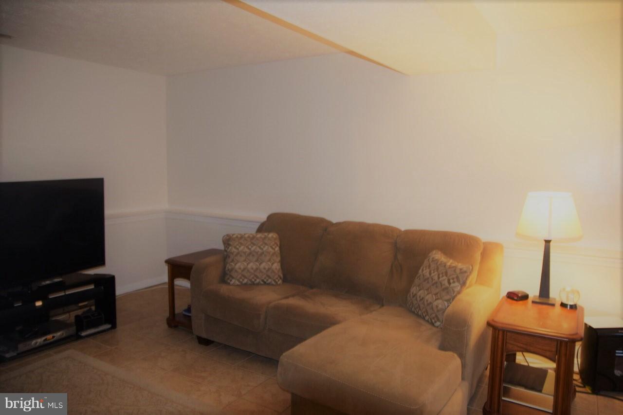 SHANNON SQUARE - Residential