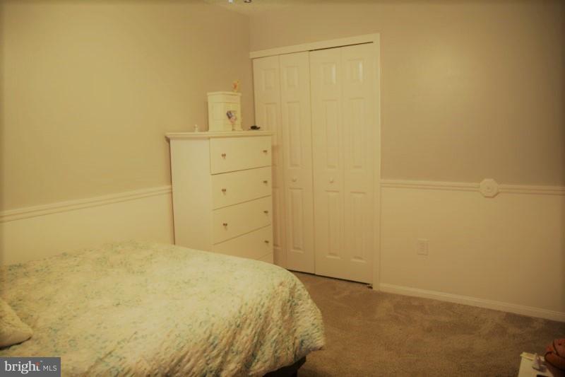 SHANNON SQUARE - Residential