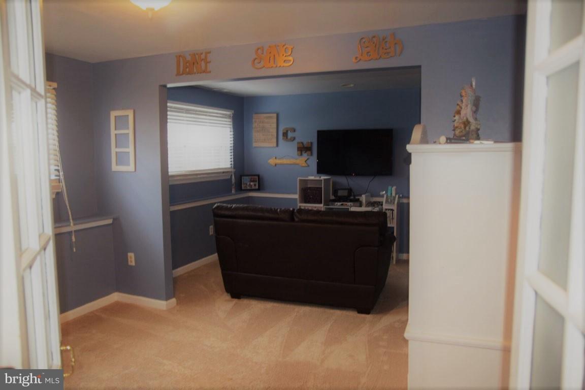 SHANNON SQUARE - Residential