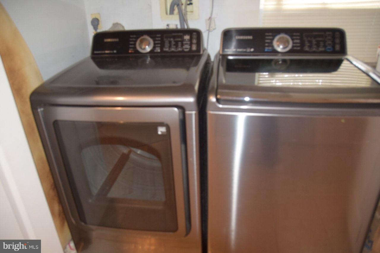 SHANNON SQUARE - Residential