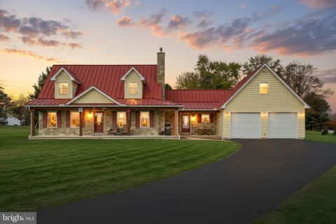 16434 CROSS ROADS AVENUE STEWARTSTOWN PA 17363