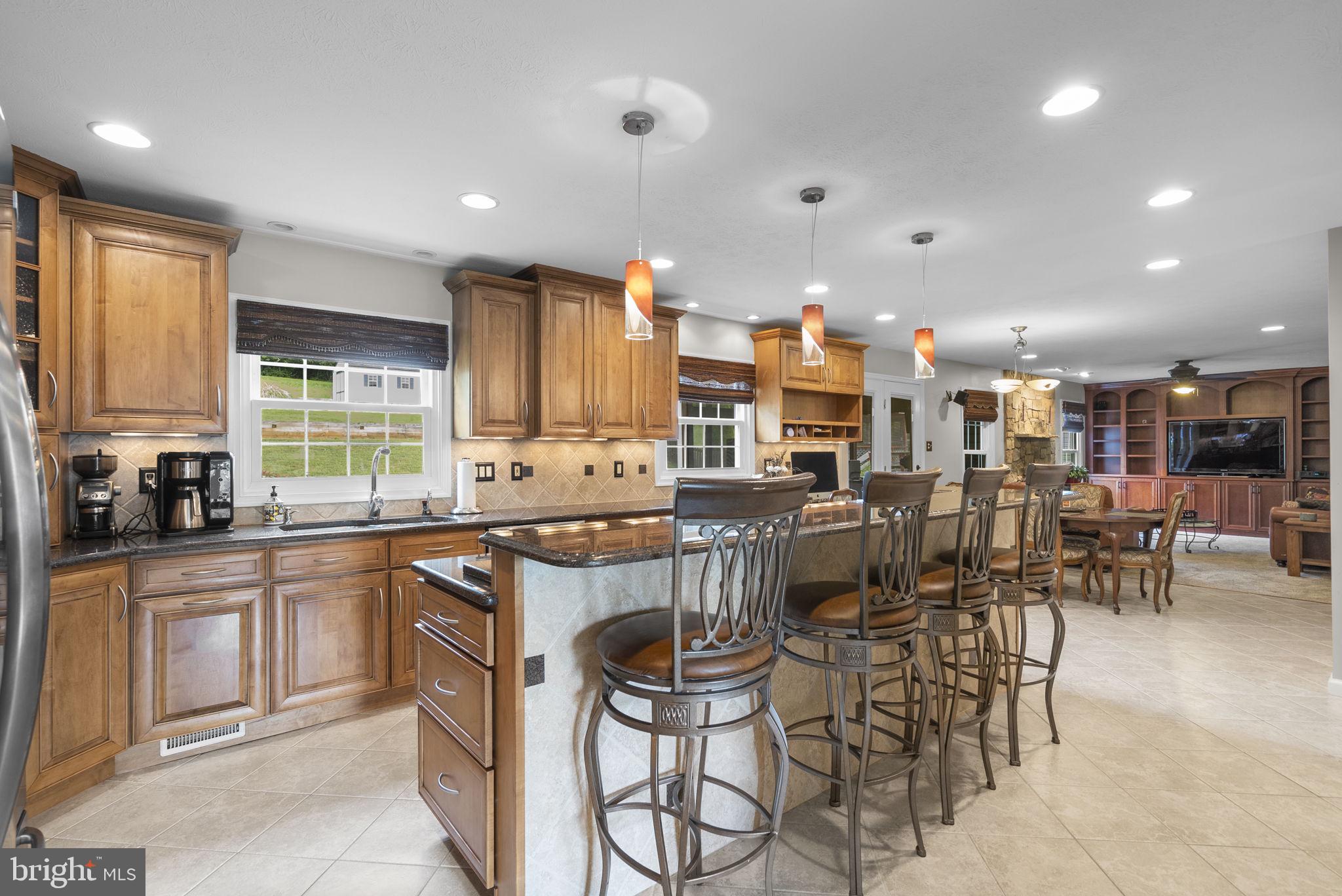 6025 KENNARD COURT