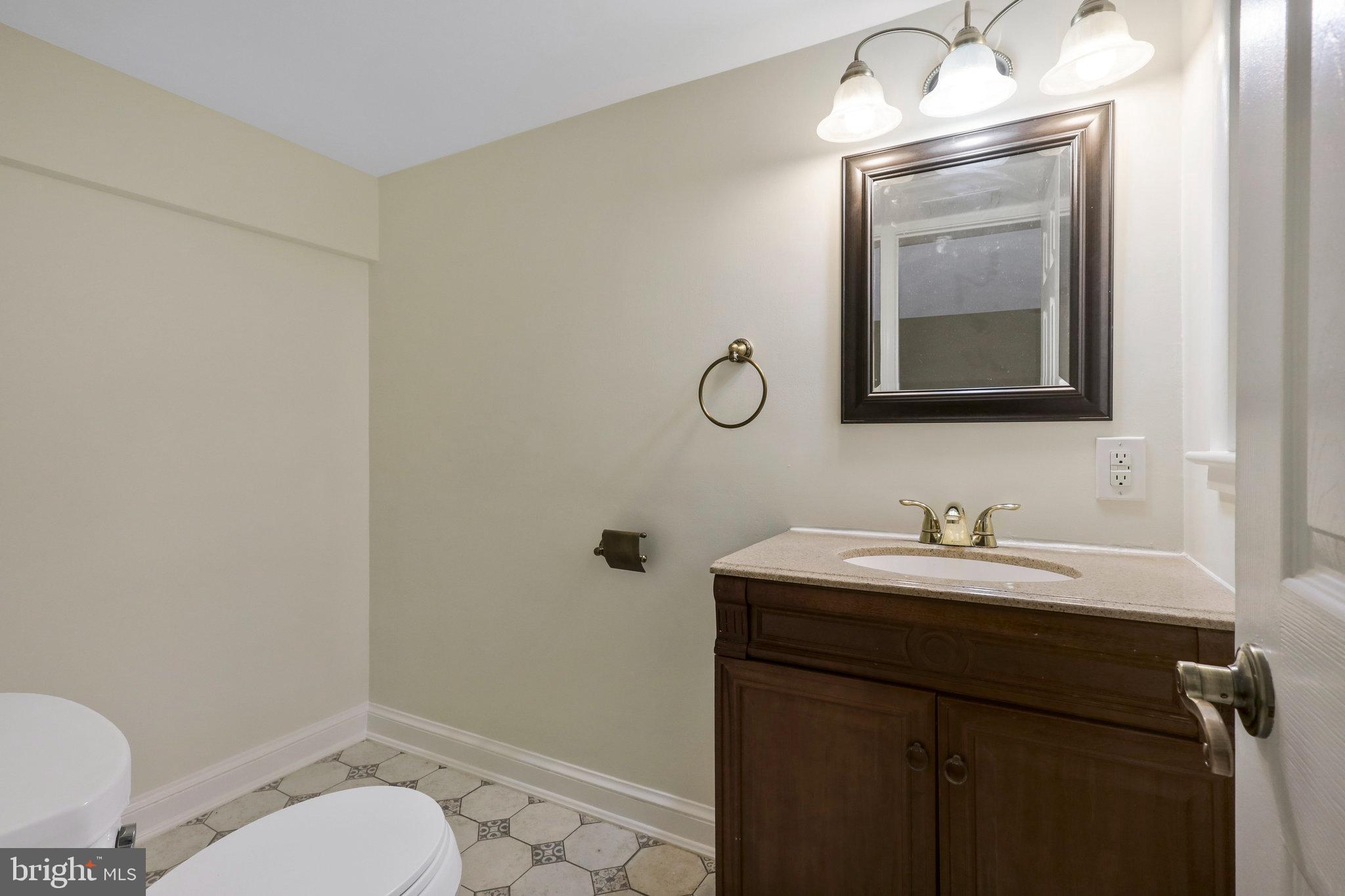 LINCOLNIA HILLS - Residential Lease