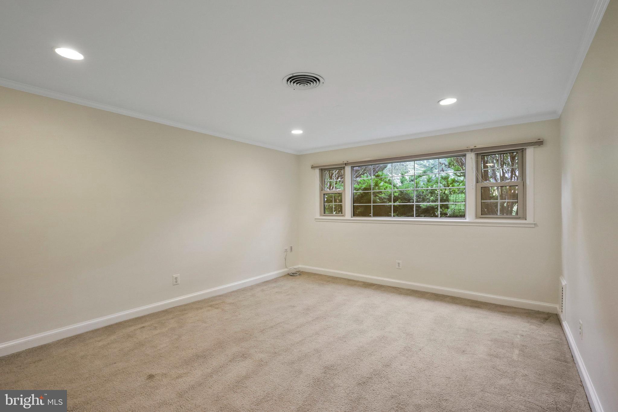 LINCOLNIA HILLS - Residential Lease