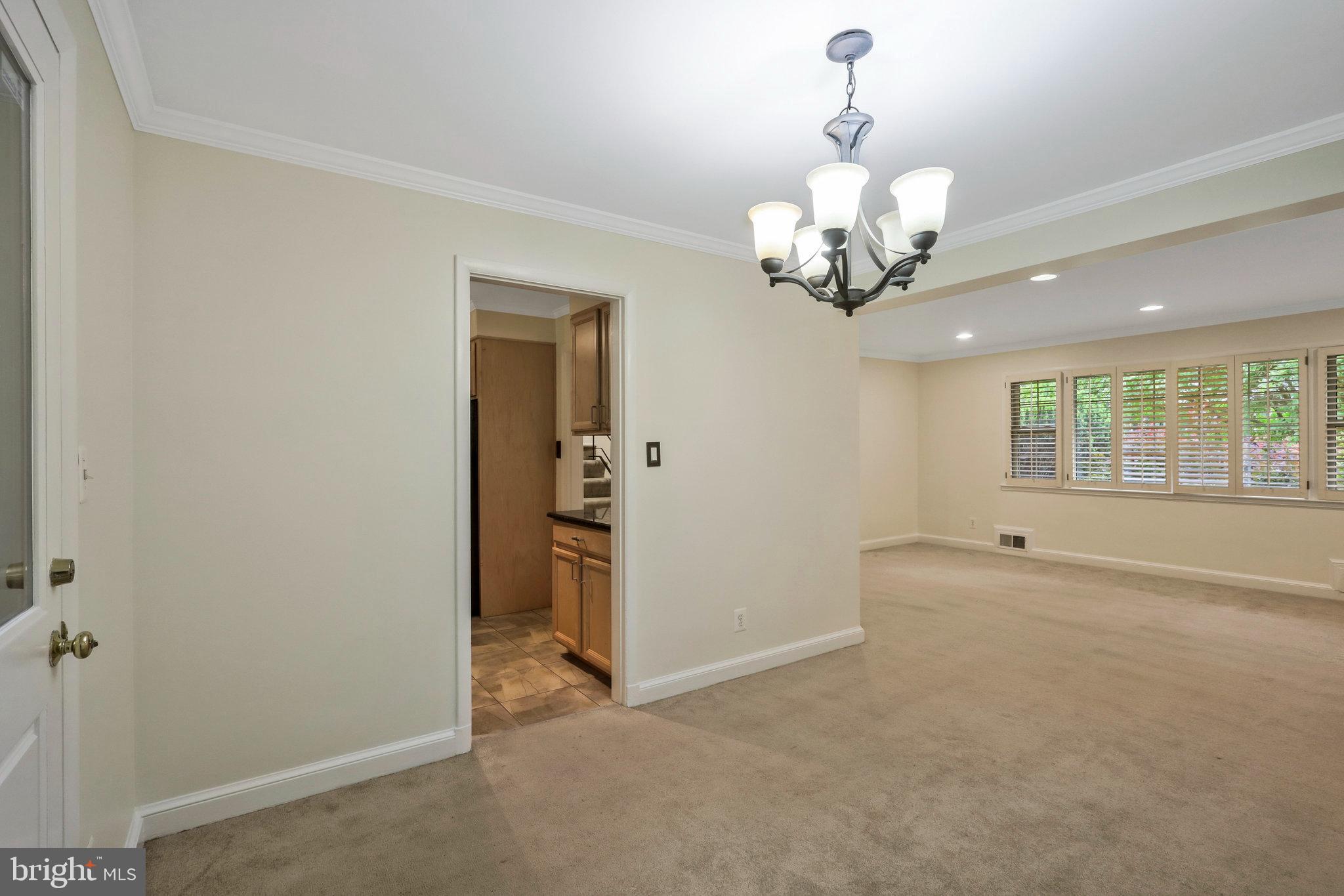 LINCOLNIA HILLS - Residential Lease