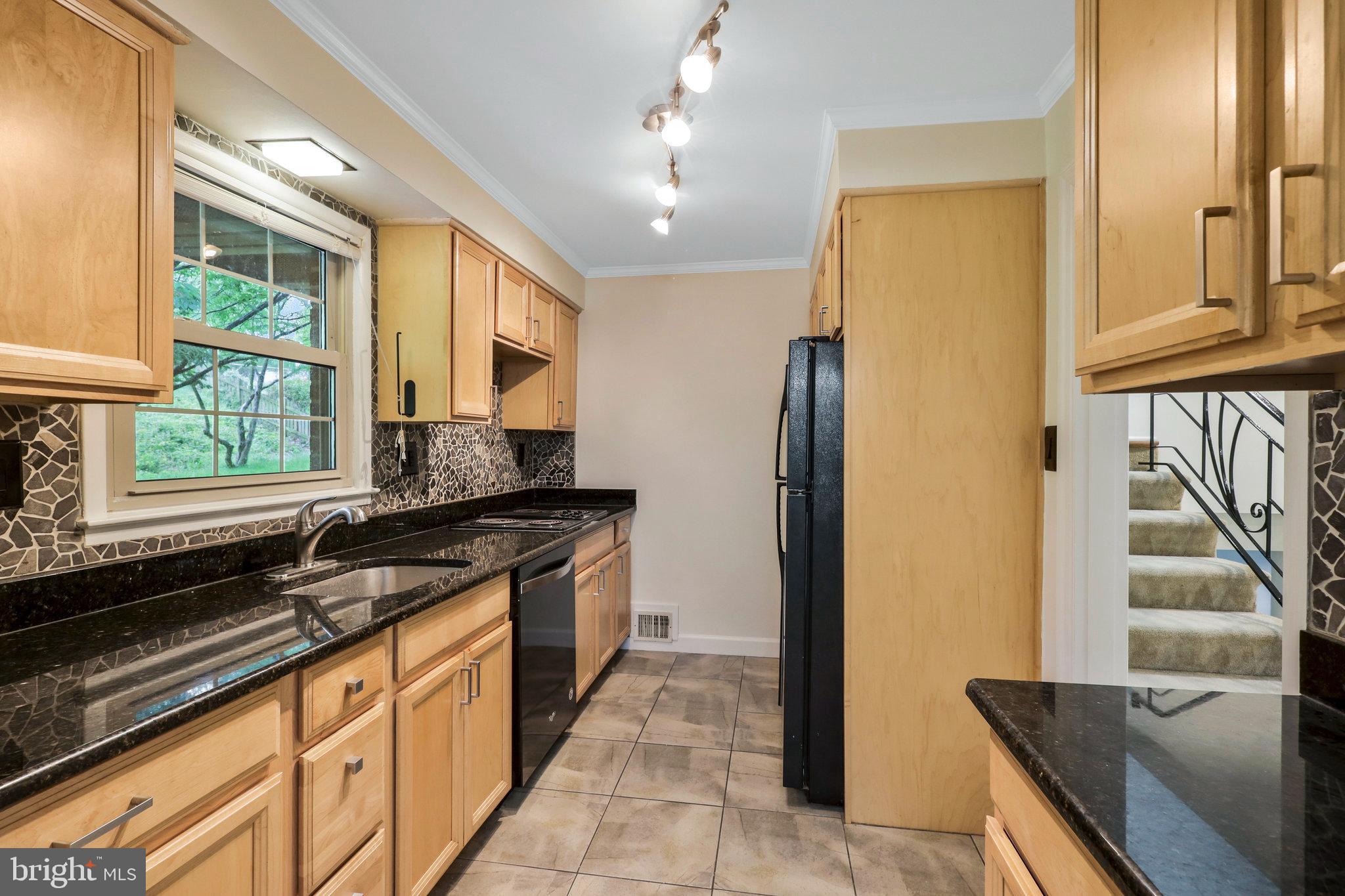 LINCOLNIA HILLS - Residential Lease