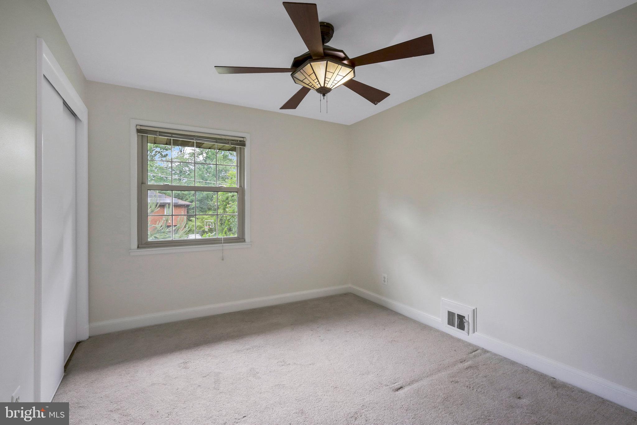 LINCOLNIA HILLS - Residential Lease