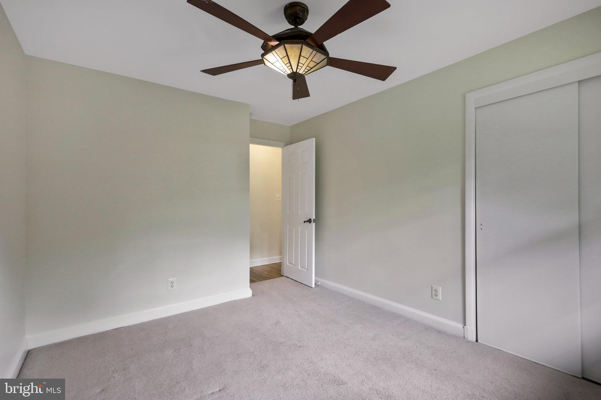 LINCOLNIA HILLS - Residential Lease