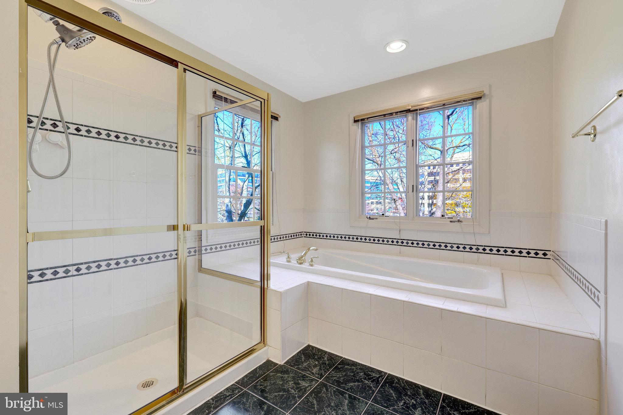 KIDWELL TOWNS - Residential Lease