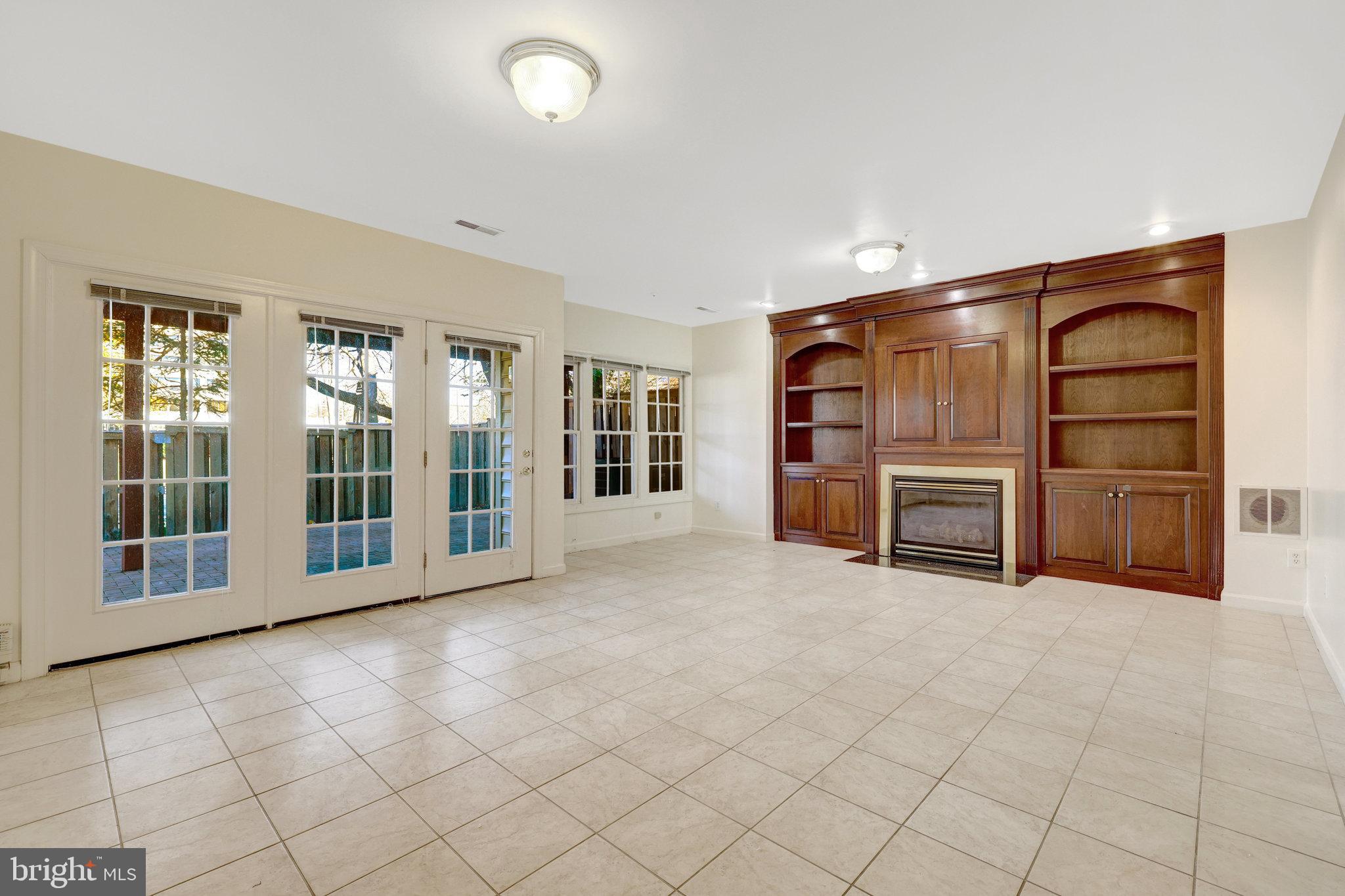 KIDWELL TOWNS - Residential Lease