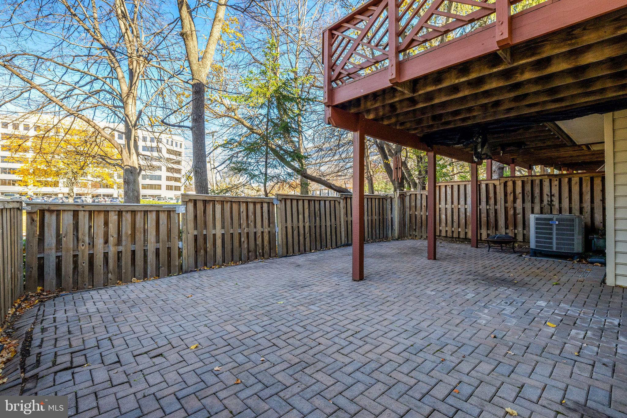 KIDWELL TOWNS - Residential Lease