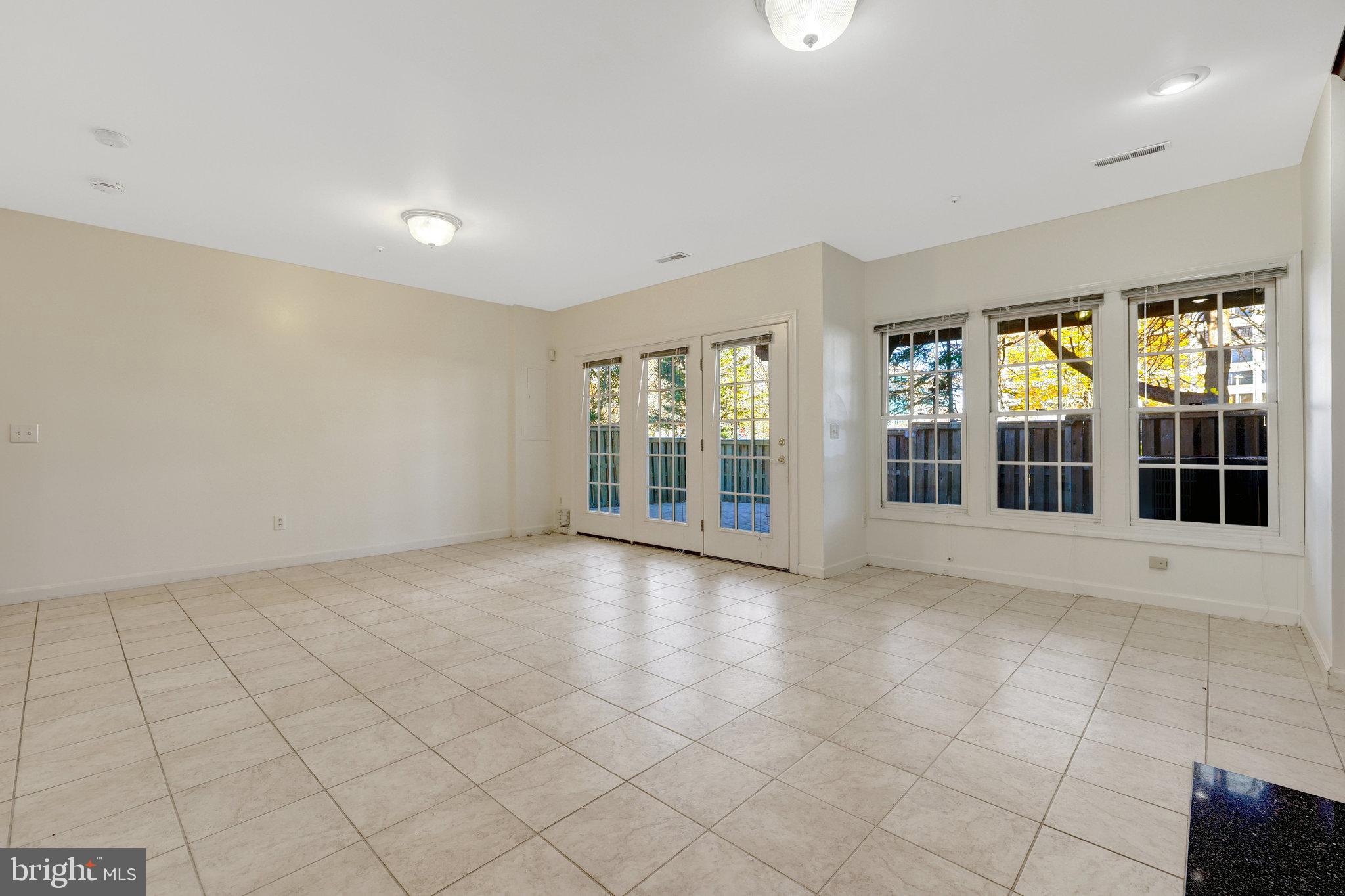 KIDWELL TOWNS - Residential Lease