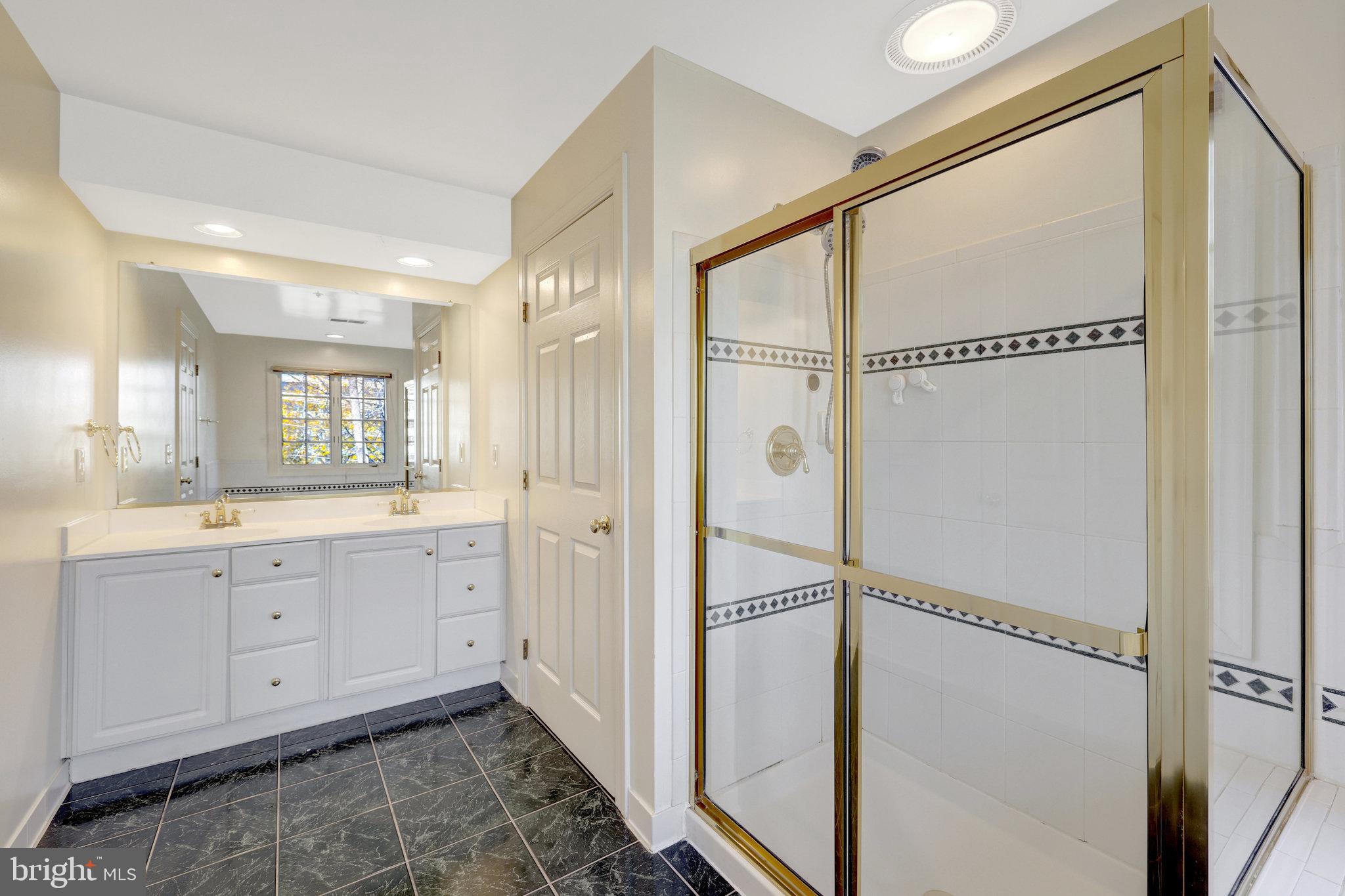 KIDWELL TOWNS - Residential Lease