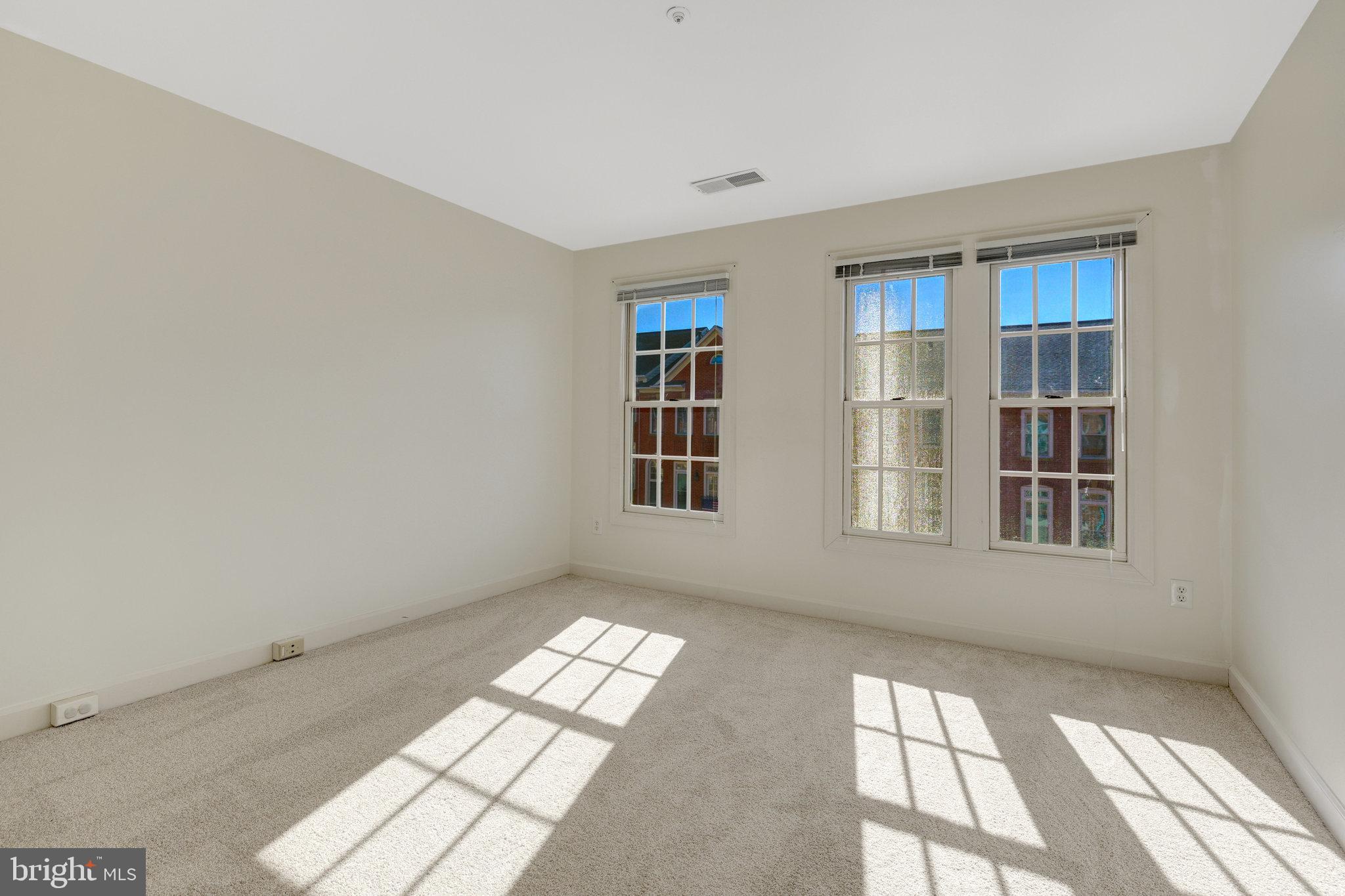 KIDWELL TOWNS - Residential Lease