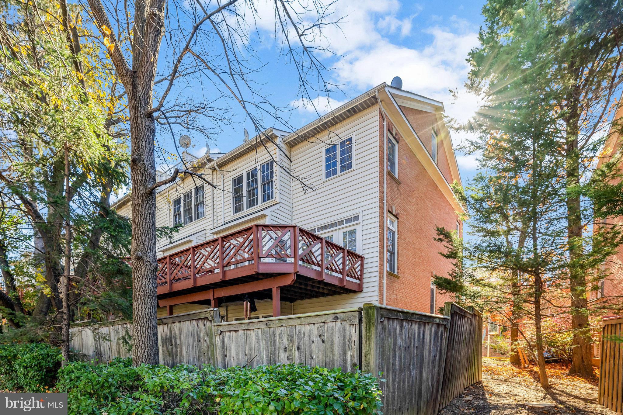 KIDWELL TOWNS - Residential Lease