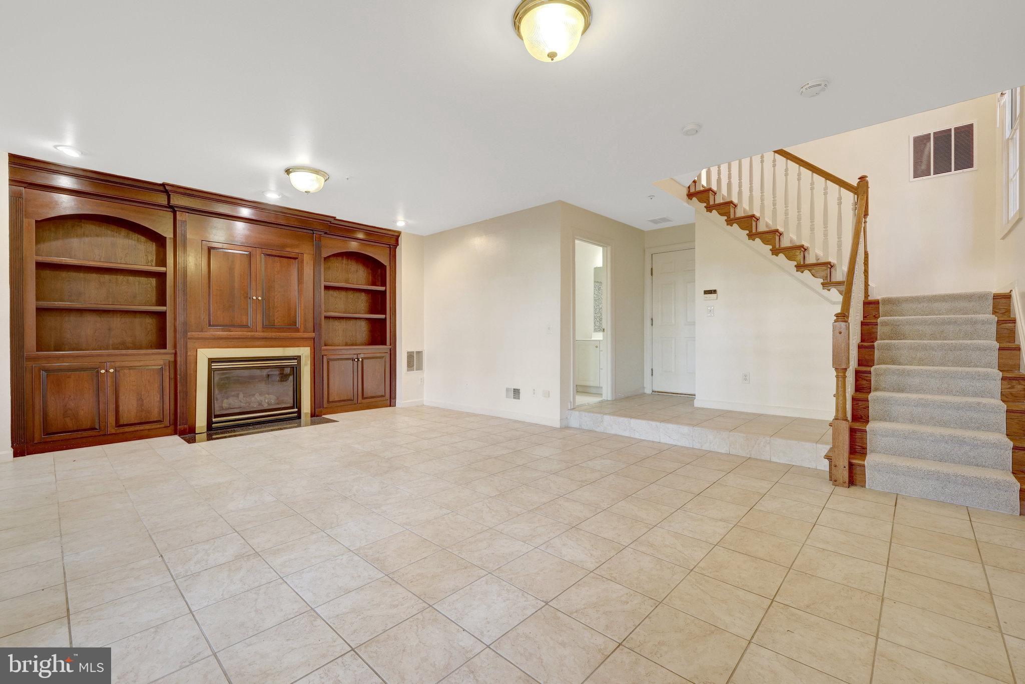 KIDWELL TOWNS - Residential Lease