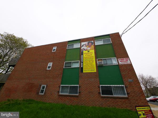 WEST OAK LANE - Residential Lease