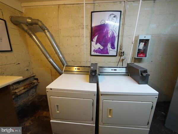 WEST OAK LANE - Residential Lease