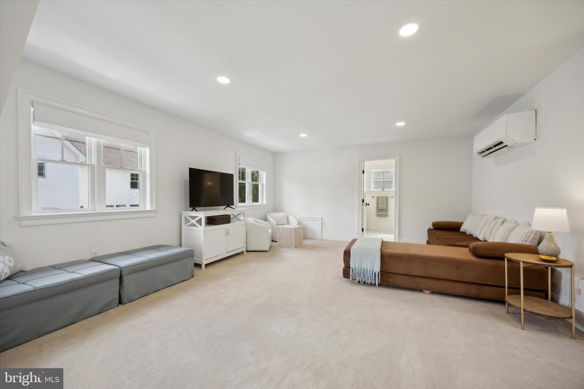 CANTERBURY WOODS - Residential