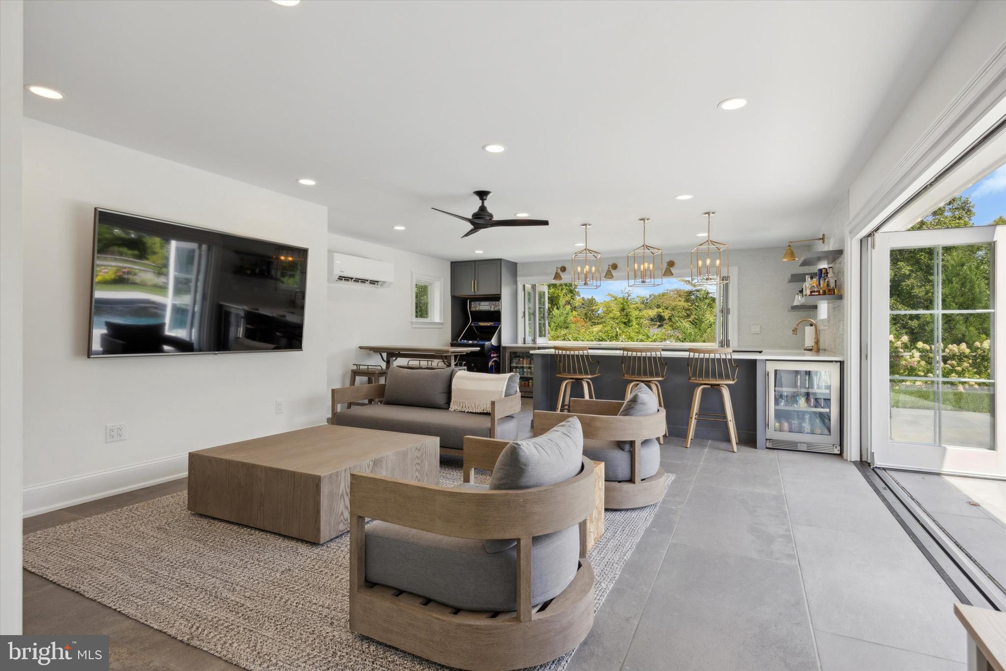 CANTERBURY WOODS - Residential