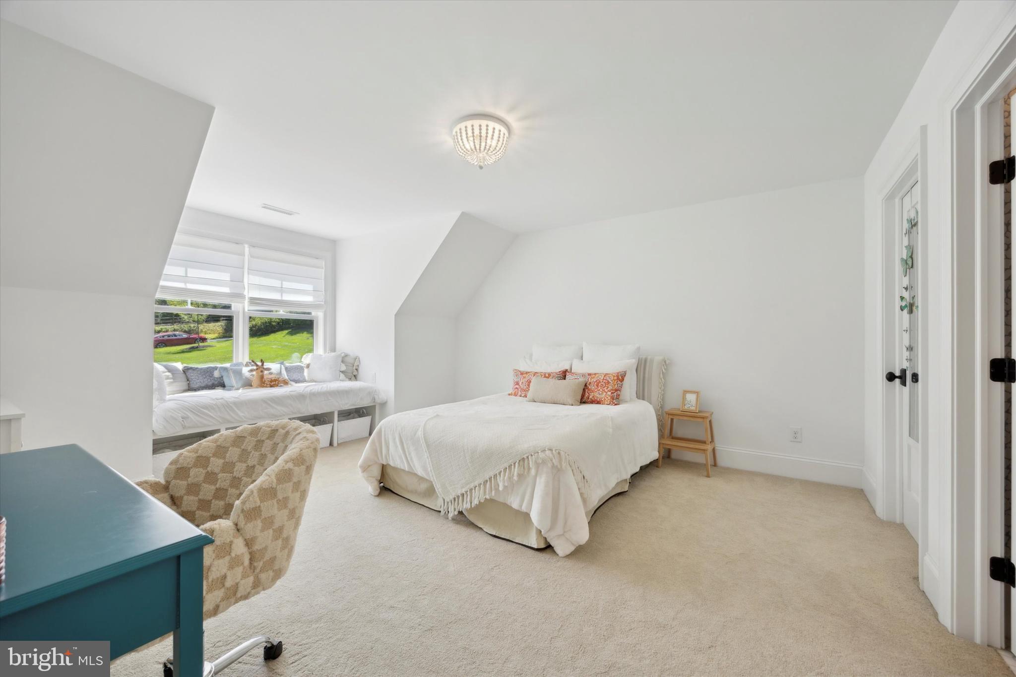 CANTERBURY WOODS - Residential