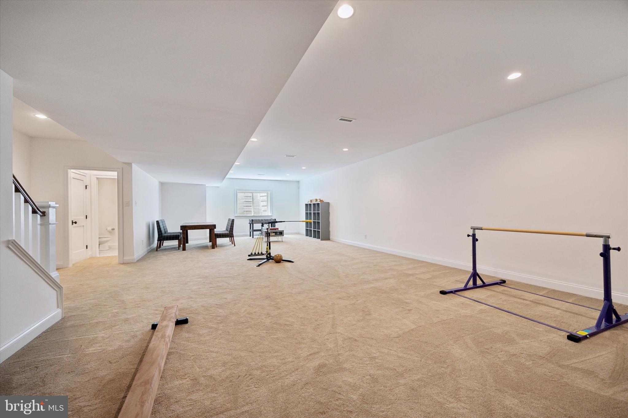 CANTERBURY WOODS - Residential