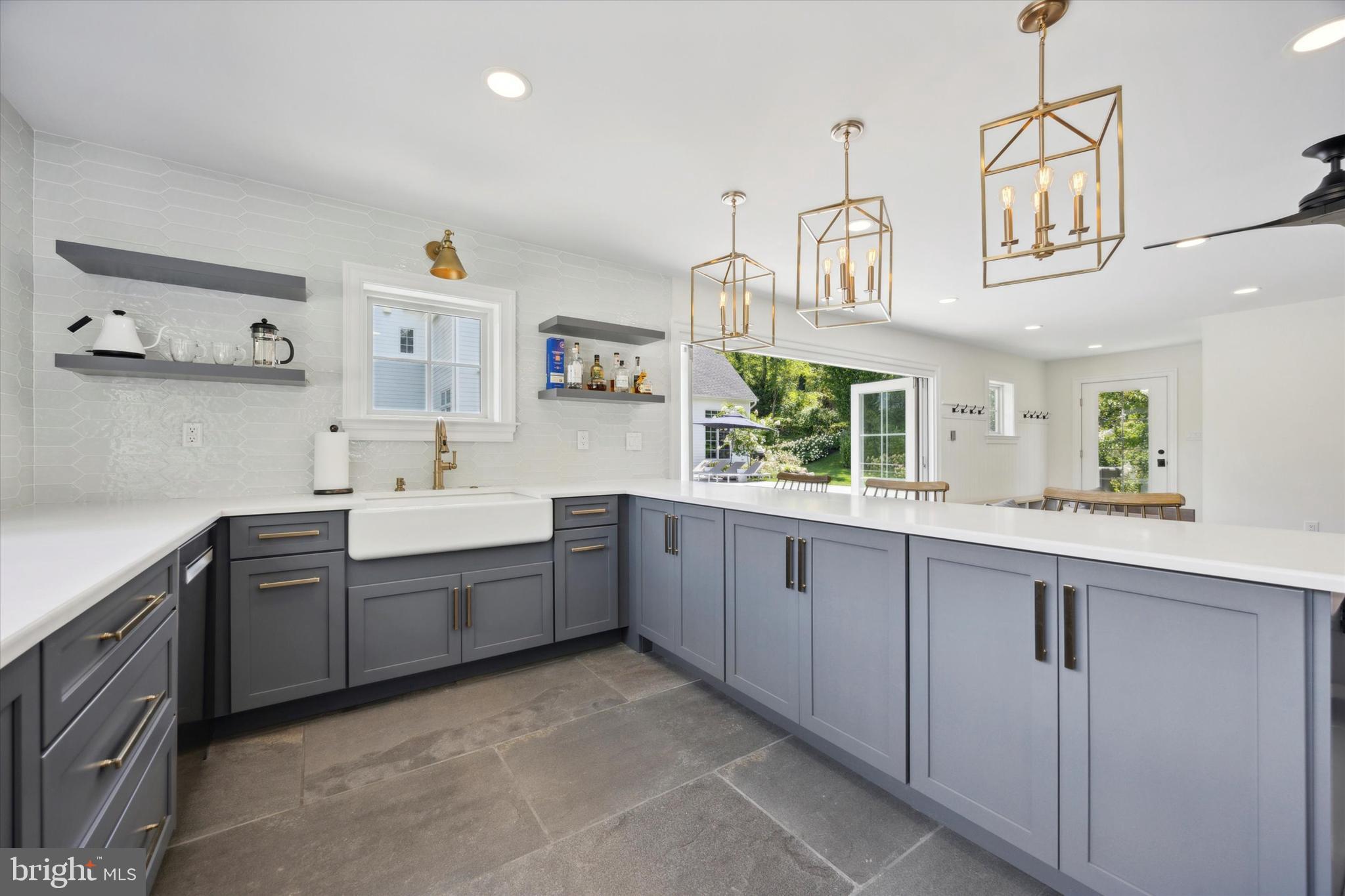 CANTERBURY WOODS - Residential