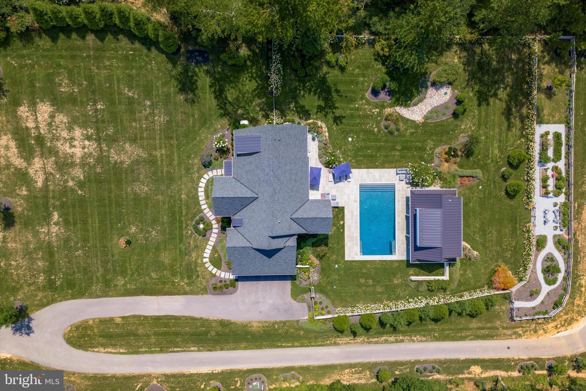 CANTERBURY WOODS - Residential