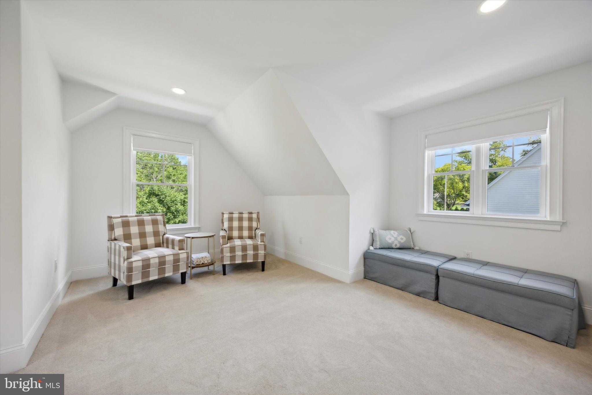 CANTERBURY WOODS - Residential