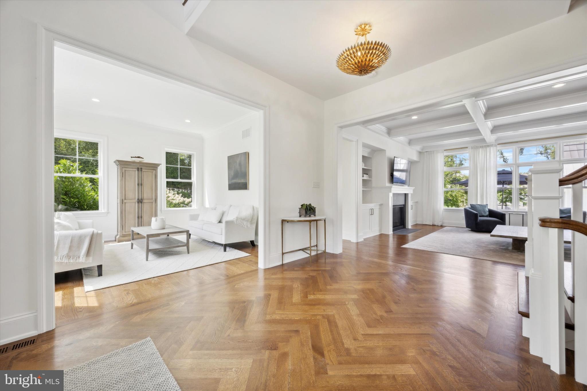 CANTERBURY WOODS - Residential