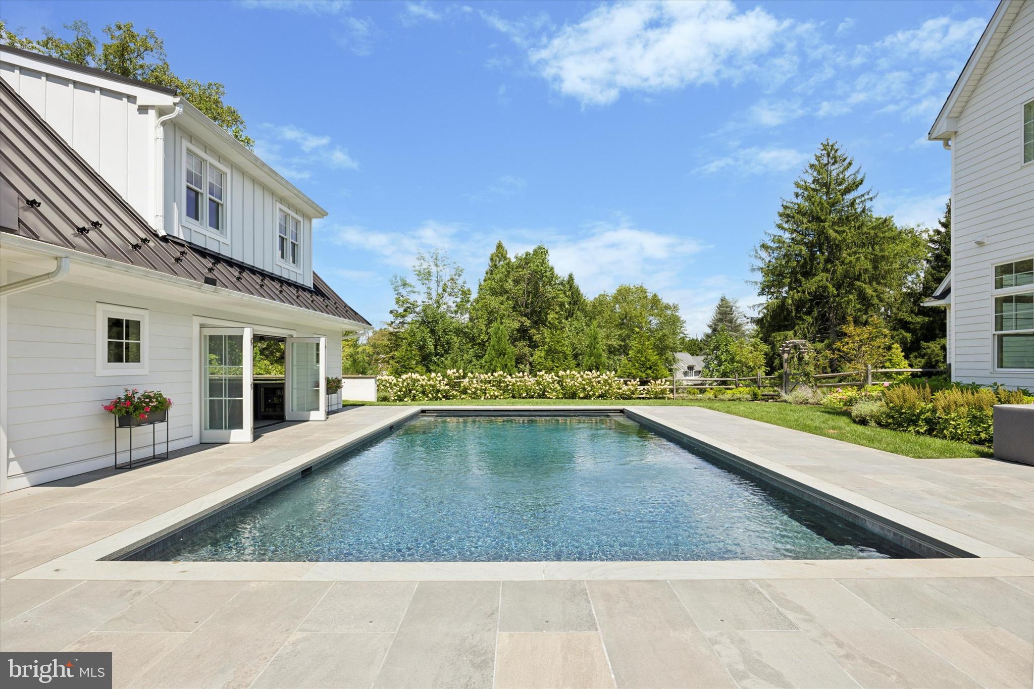 CANTERBURY WOODS - Residential