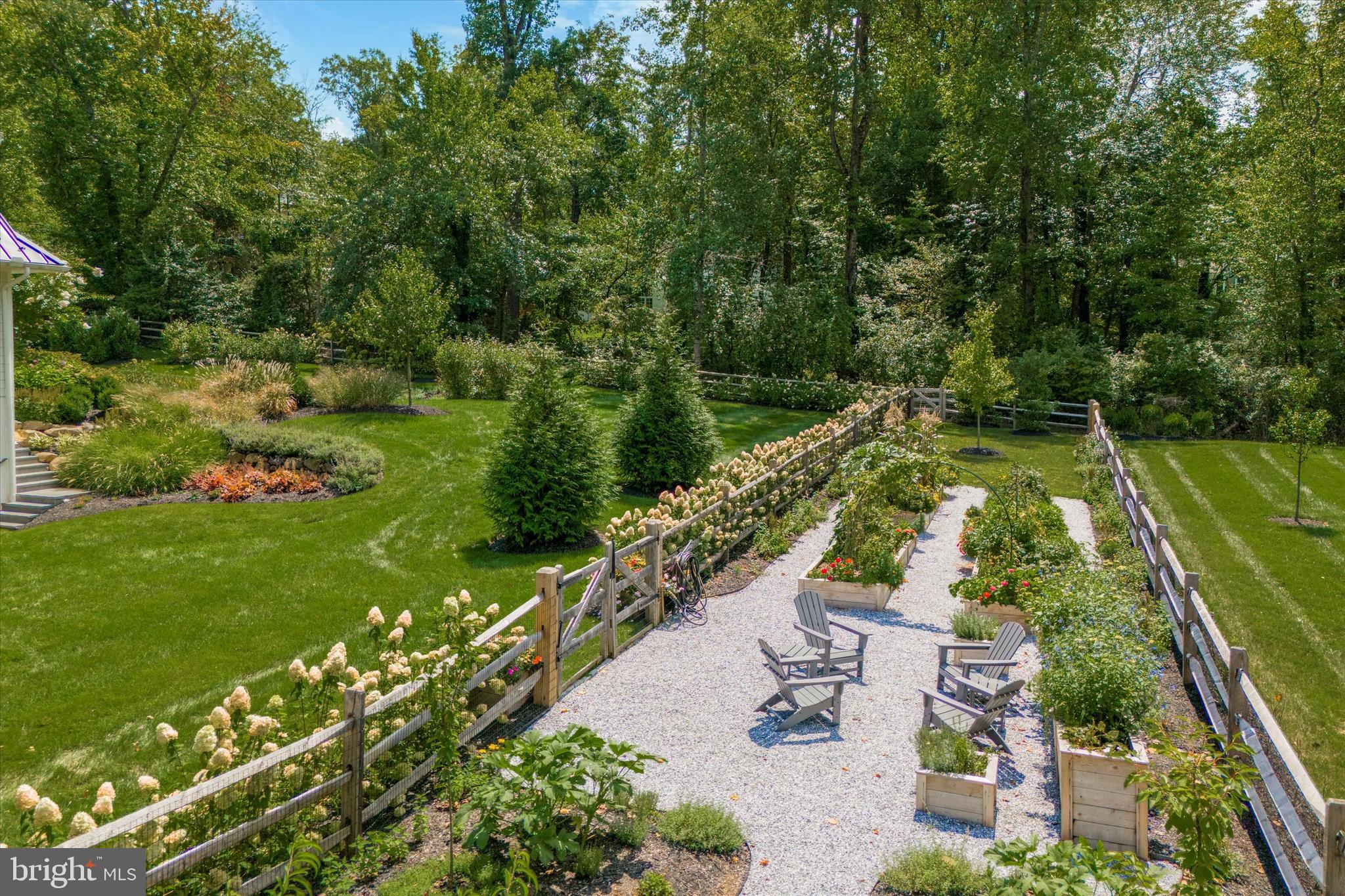 CANTERBURY WOODS - Residential