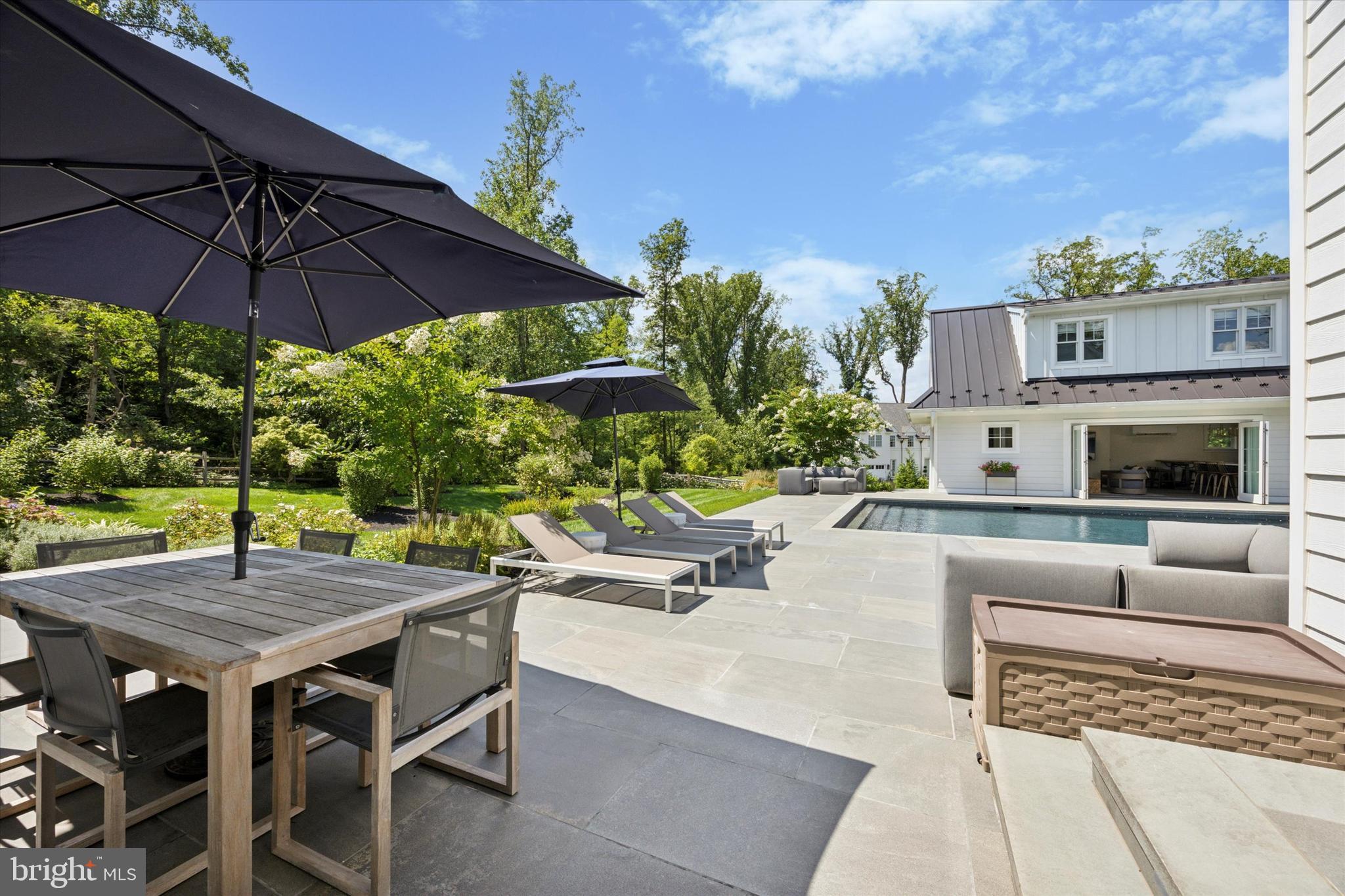 CANTERBURY WOODS - Residential