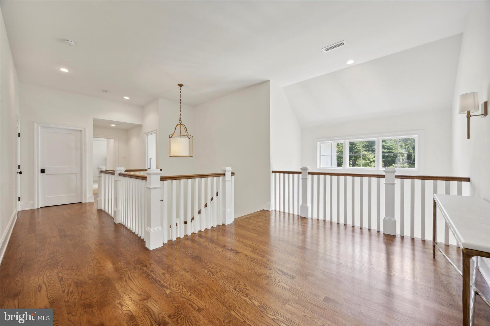 CANTERBURY WOODS - Residential