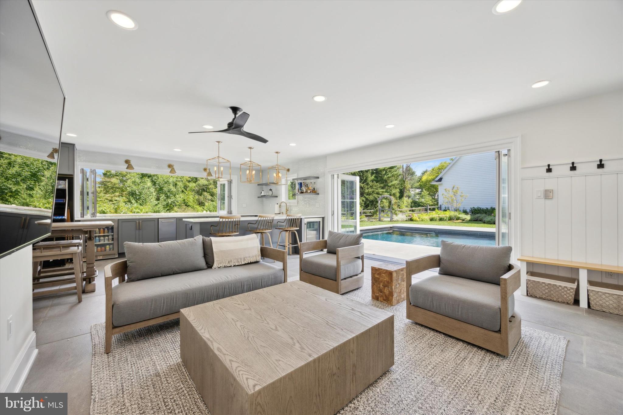 CANTERBURY WOODS - Residential