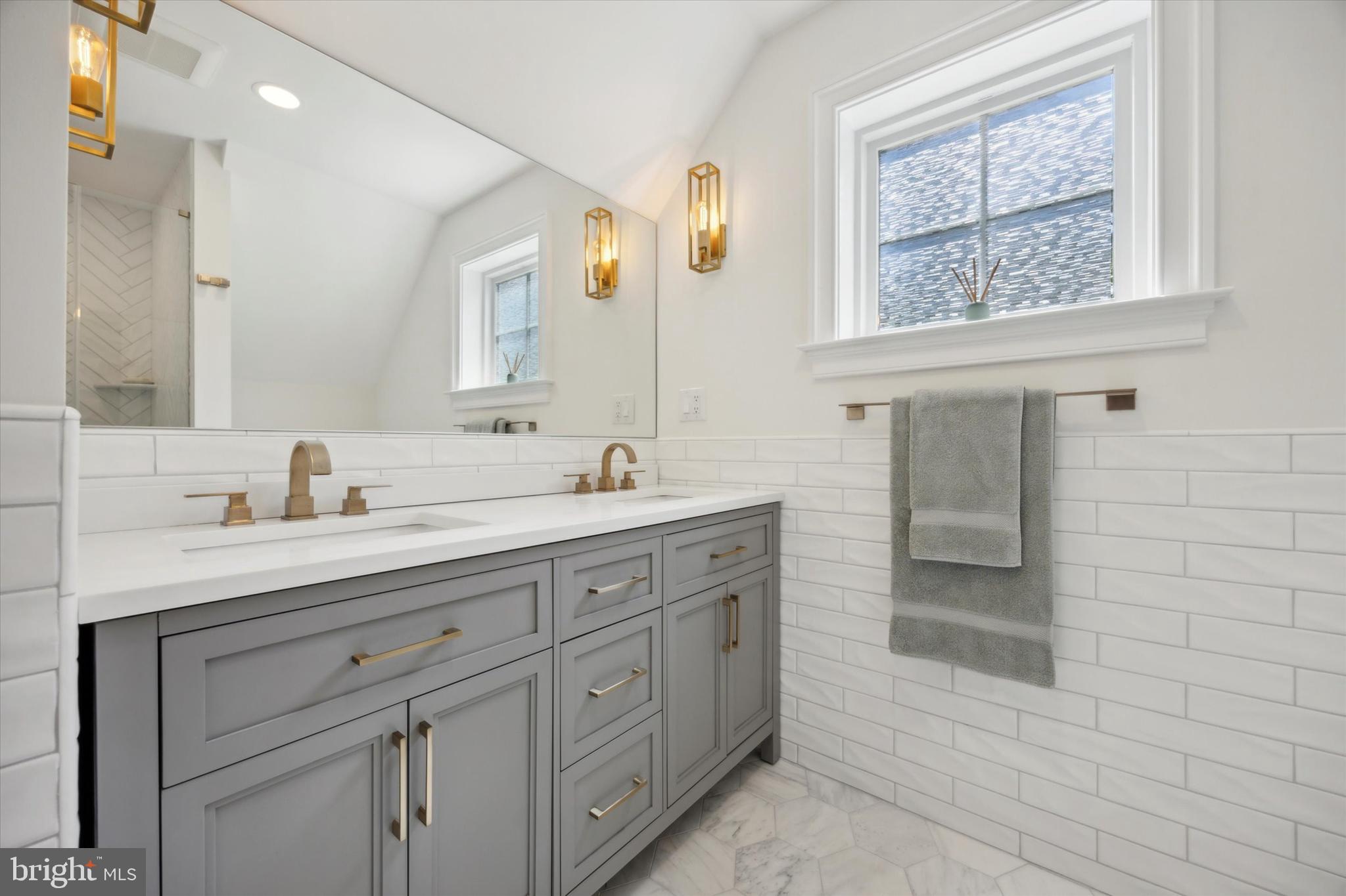 CANTERBURY WOODS - Residential