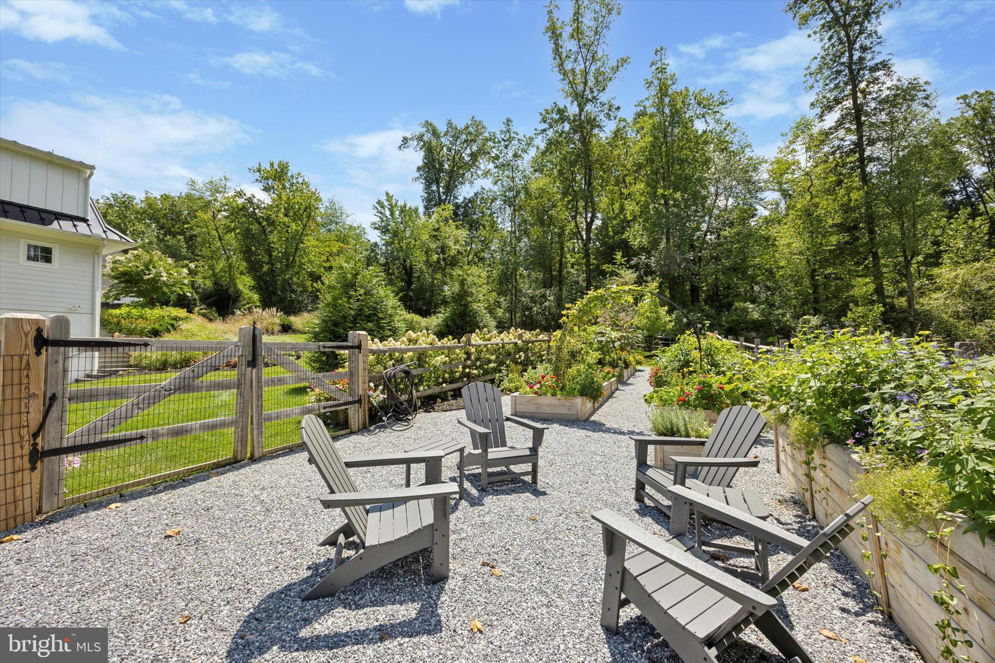 CANTERBURY WOODS - Residential